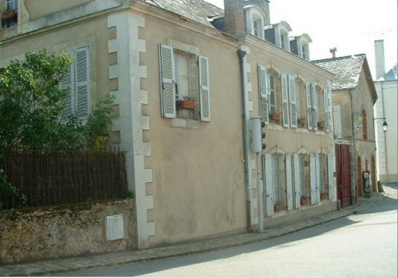 Chambres D'Hotes Le Pont Romain Montfort-le-Gesnois Экстерьер фото